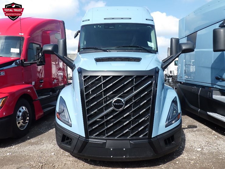 2026-volvo-vnl840-image-2