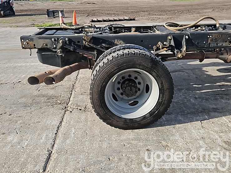 2017-ford-f550-image-8