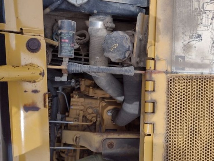 caterpillar-d5g-xl-image-13