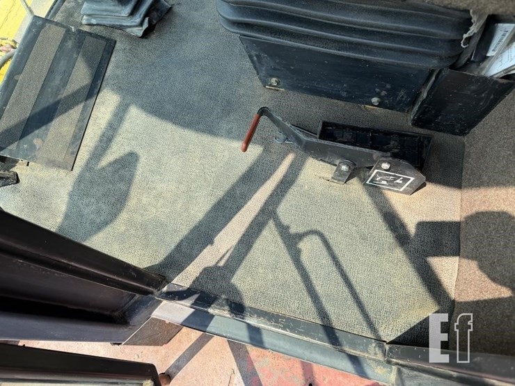 new-holland-2450-image-11