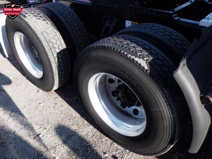 2023-peterbilt-579-image-5