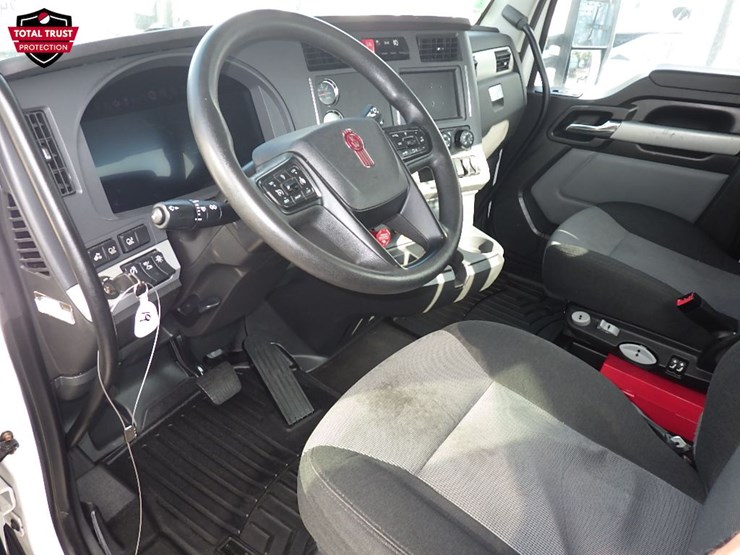 2024-kenworth-t680-image-17