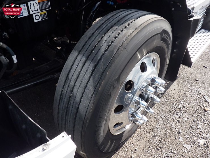 2024-kenworth-t680-image-22