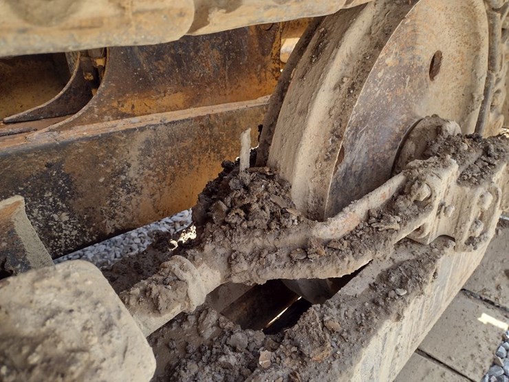 caterpillar-d4c-image-29