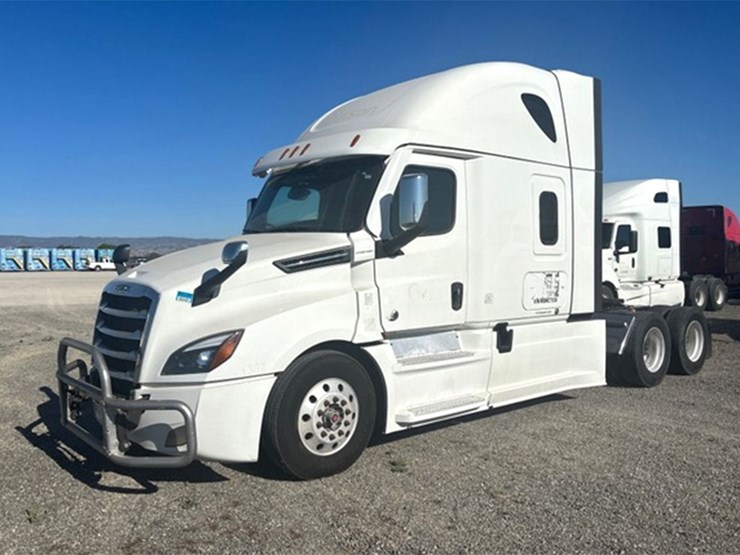 2022-freightliner-cascadia-126-image-1