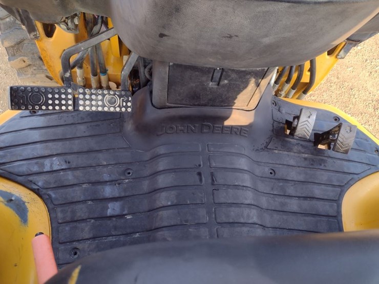 john-deere-110-image-10