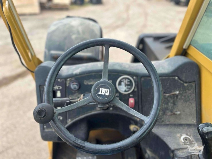 caterpillar-tl642-image-7