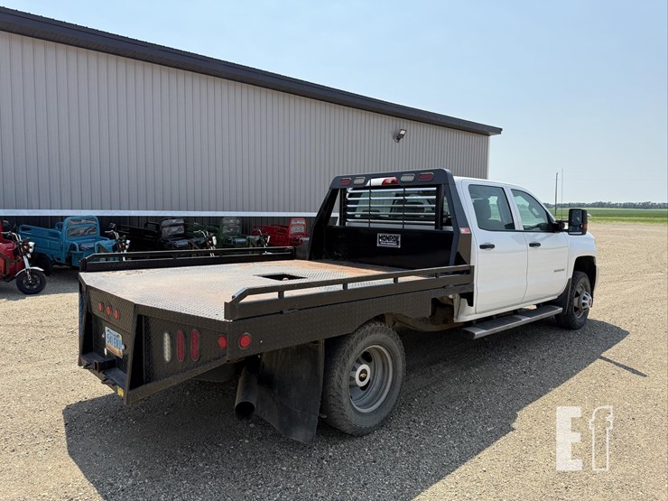 2015-chevrolet-3500hd-image-3