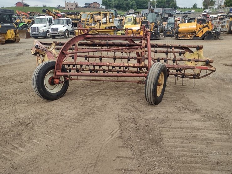 new-holland-258-image-4