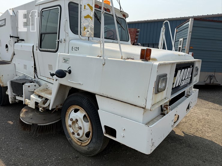 mobil-athey-street-sweeper-8401-image-3
