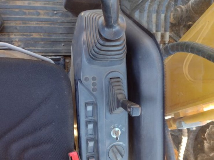 sany-sy135c-image-8