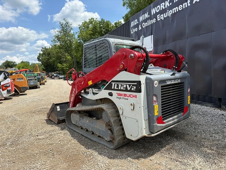 2023-takeuchi-tl12v2-image-2