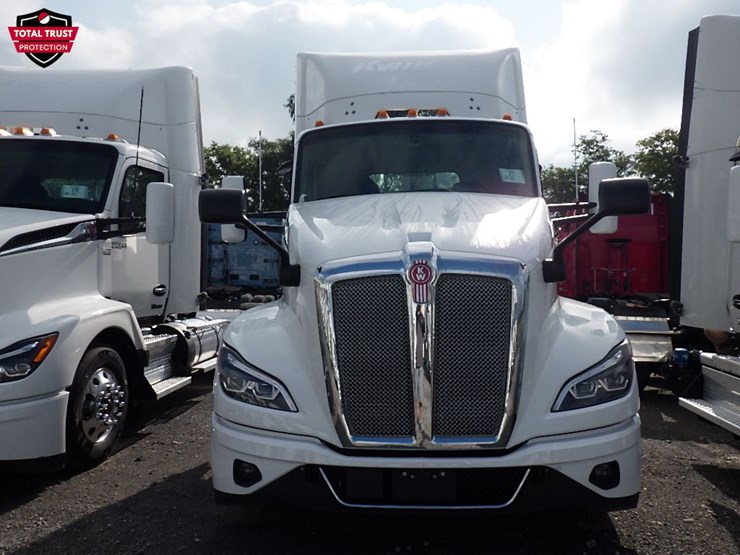 2024-kenworth-t680-image-2