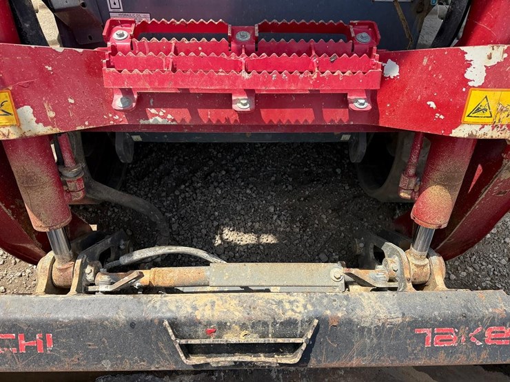 2023-takeuchi-tl12v2-image-10
