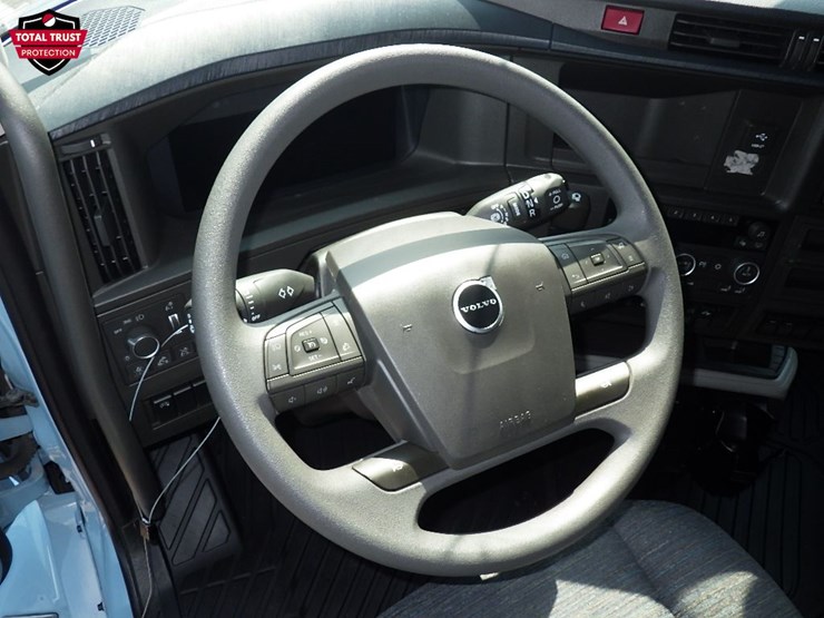 2026-volvo-vnl840-image-19