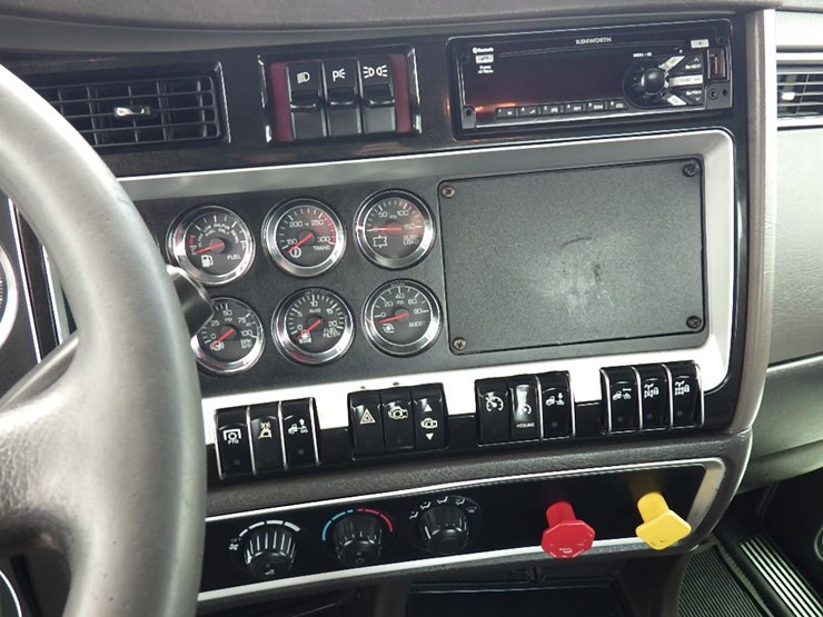 2016-kenworth-w900-image-20