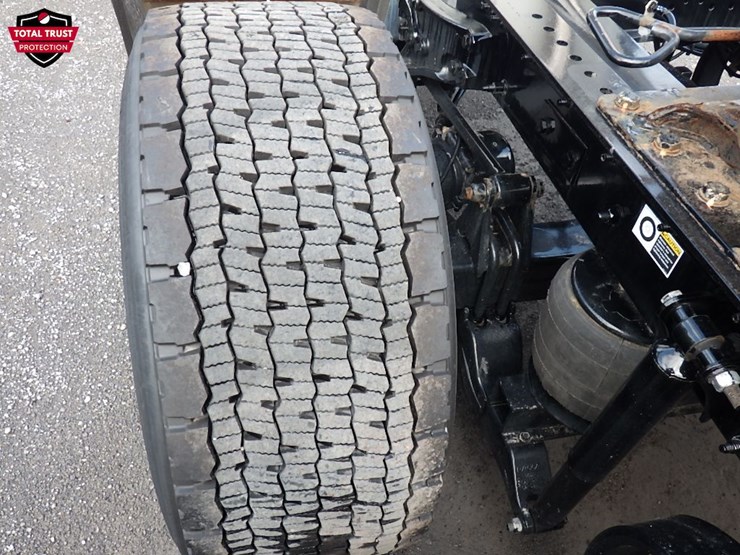 2024-kenworth-t680-image-16