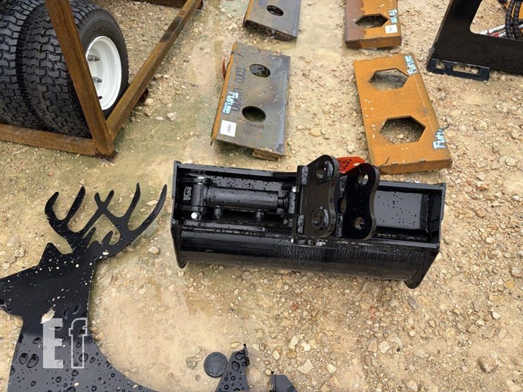 future-24"-hyd-tilting-excavator-bucket-image-3