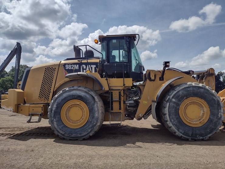 caterpillar-982m-image-25