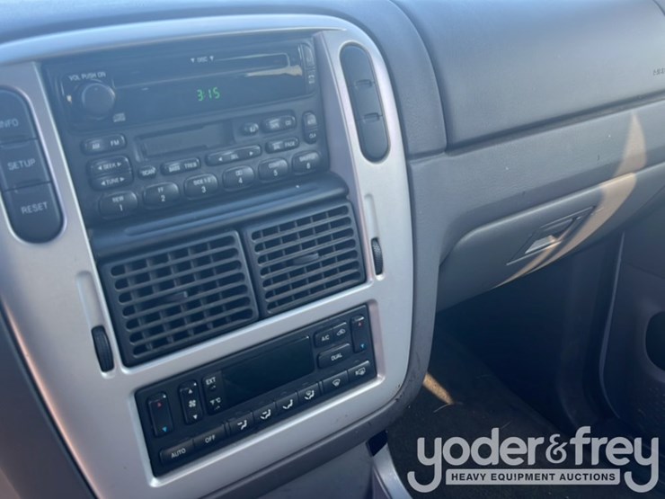 2001-mercury-mountaineer-image-19