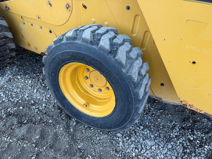 2020-caterpillar-272d3-image-15