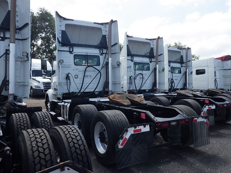 2019-volvo-vnr300-image-13