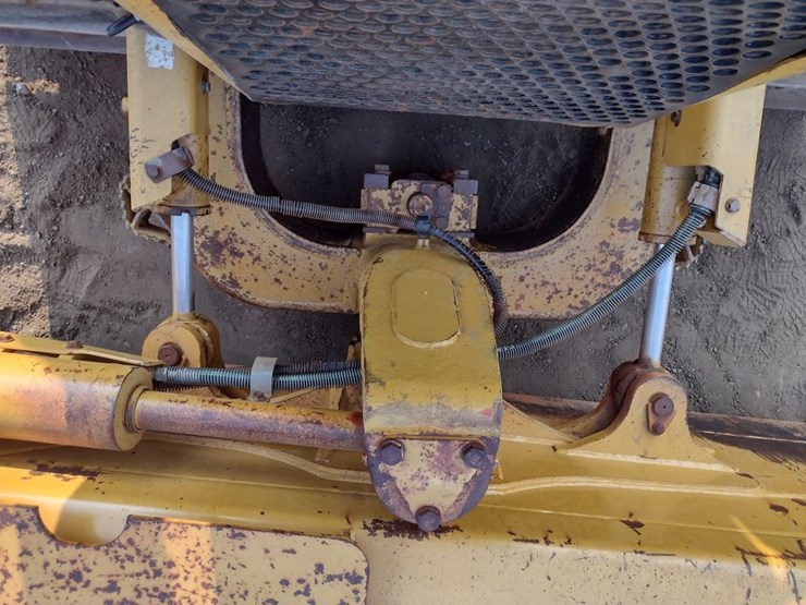 caterpillar-d5n-xl-image-24