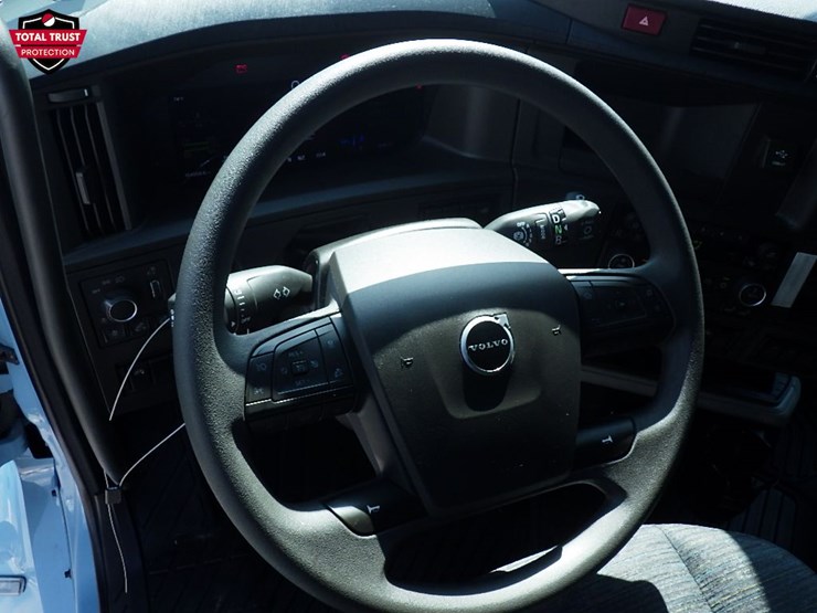 2026-volvo-vnl840-image-19