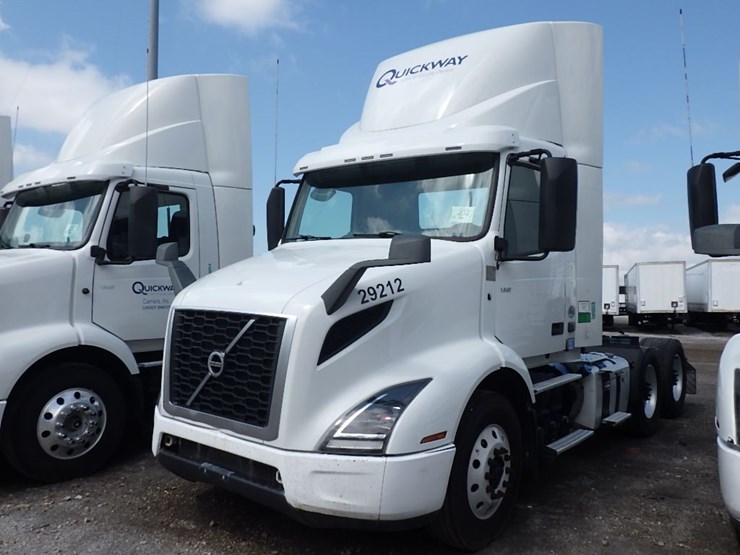 2019-volvo-vnr300-image-1