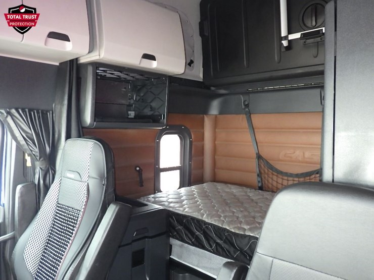 2019-freightliner-cascadia-126-image-23