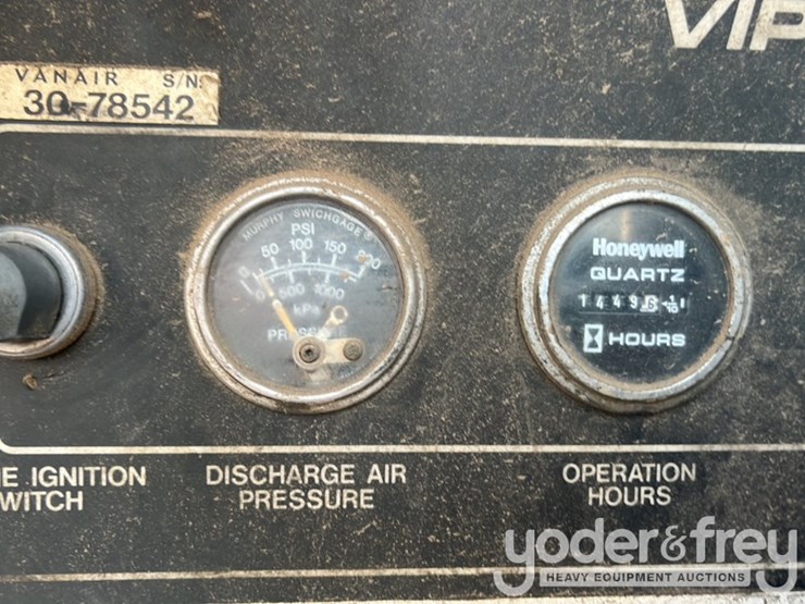 2011-ford-f550-image-42
