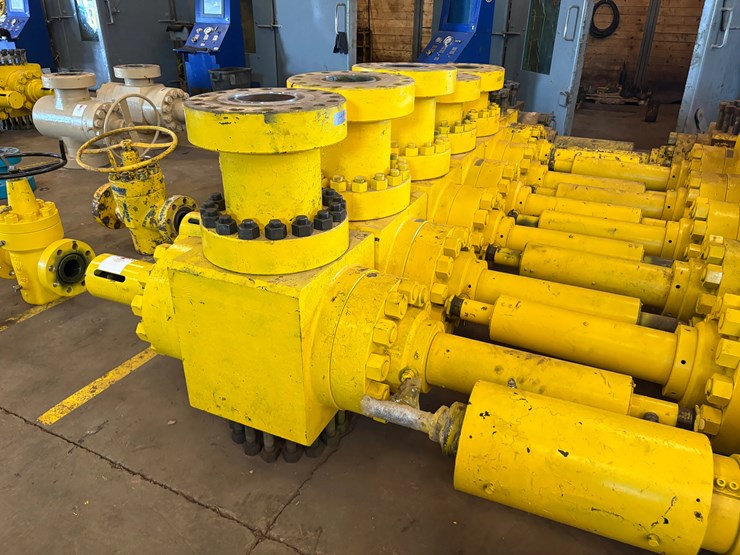 (3x$)-7-1/16”-15k-hydraulic-frac-valves,-field-ready-image-2