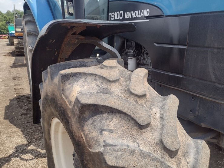 new-holland-ts100-image-22