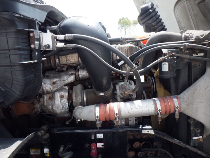 2016-freightliner-cascadia-125-evolution-image-28