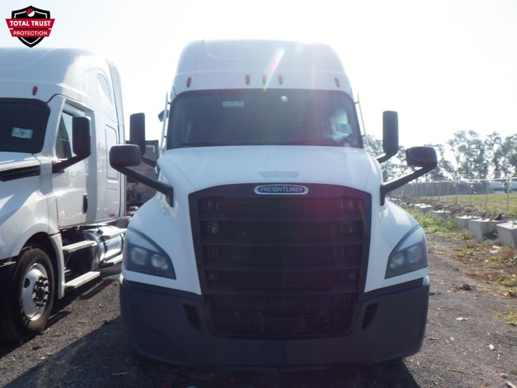 2023-freightliner-cascadia-126-image-2