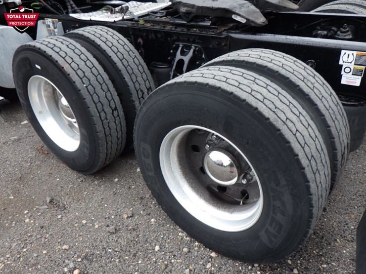 2022-kenworth-t680-image-14