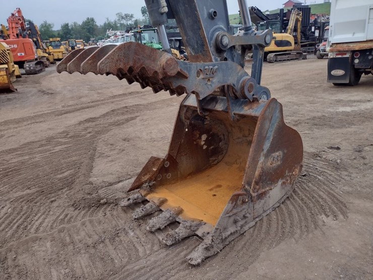 john-deere-24-image-23