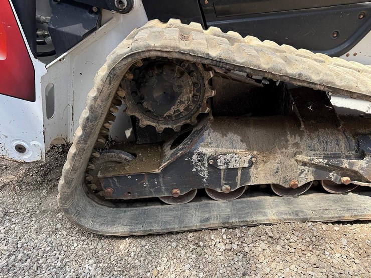 2020-bobcat-t76-image-14