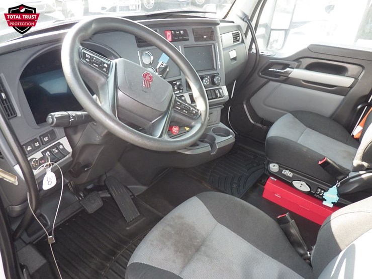 2024-kenworth-t680-image-17