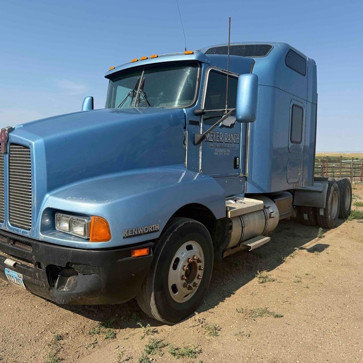 2004 Kenworth Semi