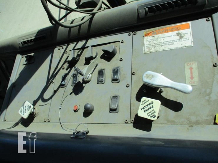 2005-freightliner-condor-image-9
