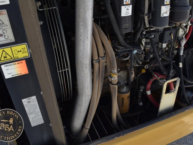 2018-caterpillar-tl1255d-image-31