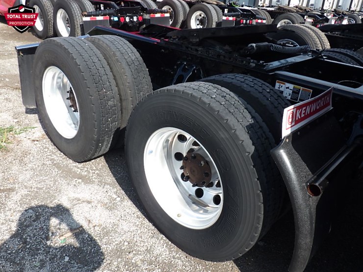 2024-kenworth-t680-image-7