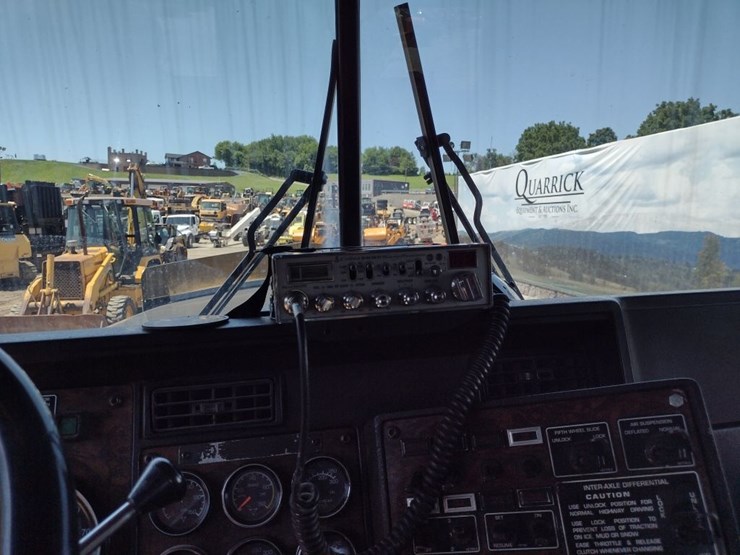 kenworth-w900-image-14
