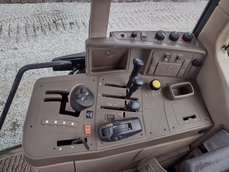 john-deere-7230-image-11