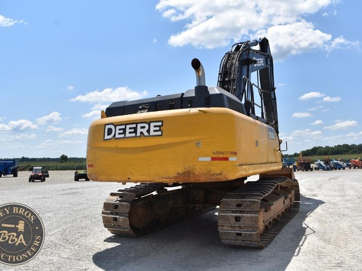 2016-deere-350g-lc-image-17
