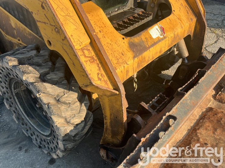 2021-caterpillar-236d-image-27