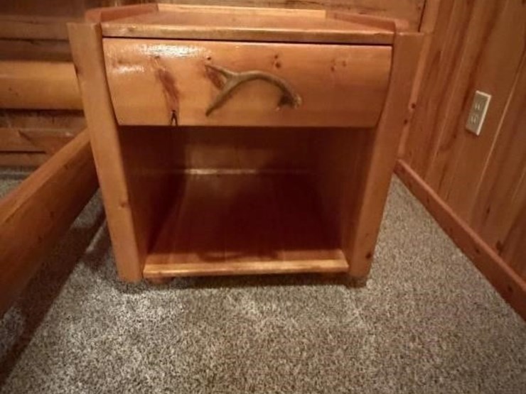dresser-33-image-4