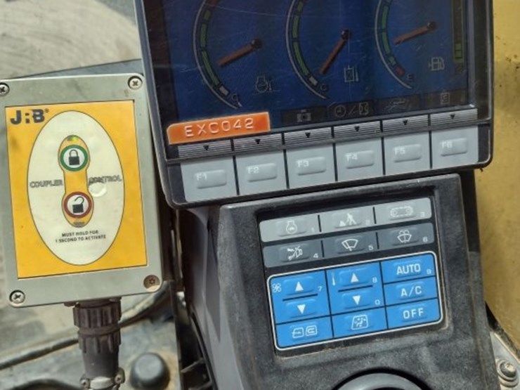 komatsu-pc450-lc-8-image-7