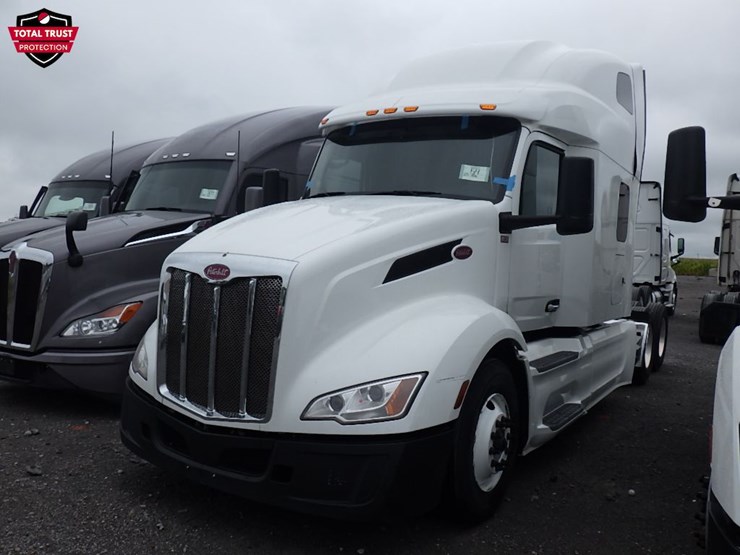 2023-peterbilt-579-image-1